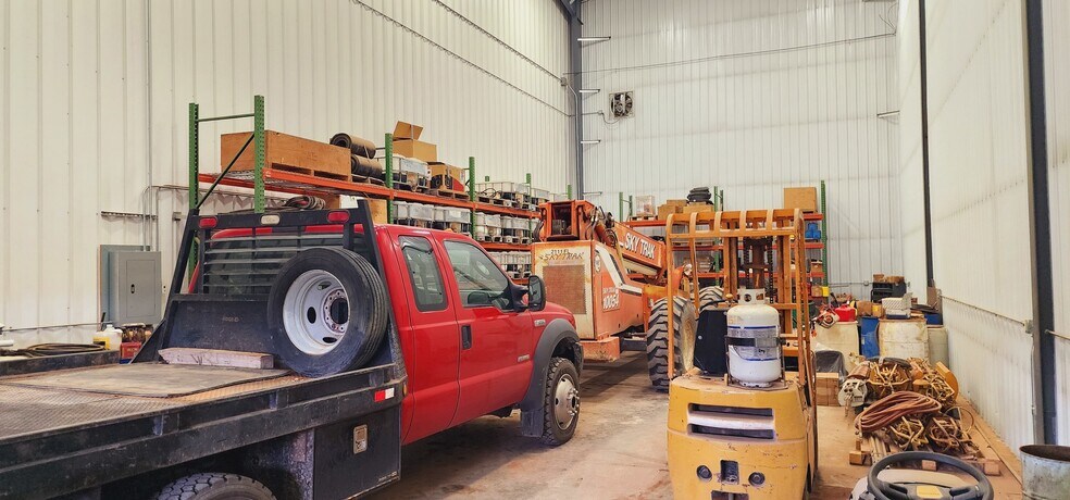 More Photos Of 860 35th Ave E, Dickinson Warehouse For Sale