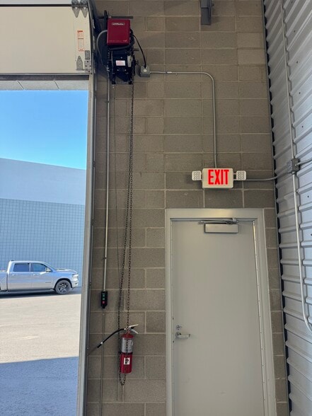 More Photos Of 31606 N Cave Creek Rd, Cave Creek Self Storage For Sale