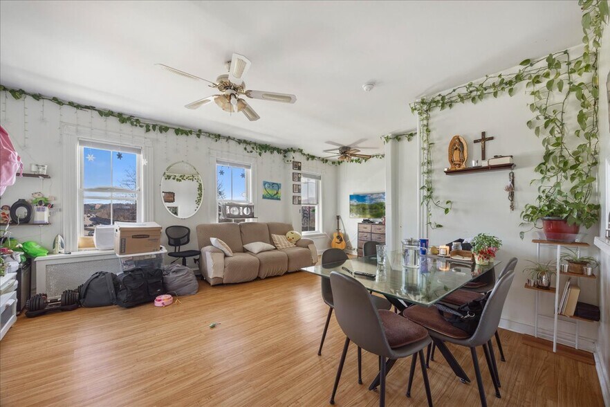 More Photos Of 49 LAKE St, West Harrison Restaurant For Sale
