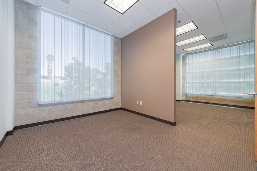 More Photos Of 8925 Research Dr, Irvine Office For Sale