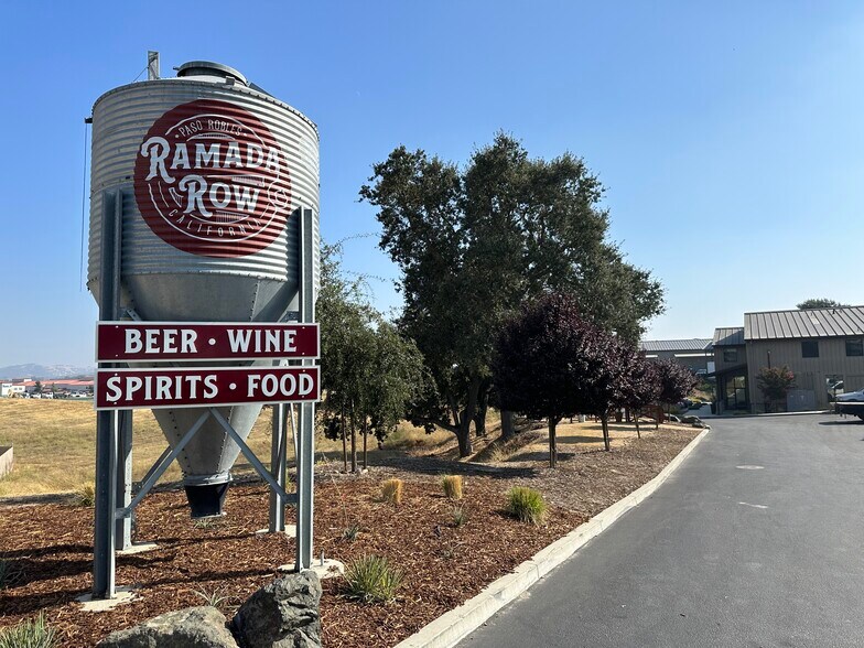 More Photos Of 3310 Ramada Dr, Paso Robles Flex For Lease