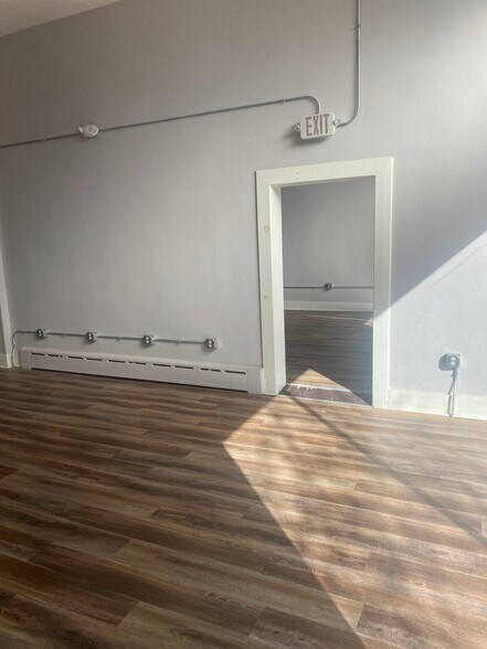 More Photos Of 201 N Wayne St, Piqua Storefront Retail Residential For Lease