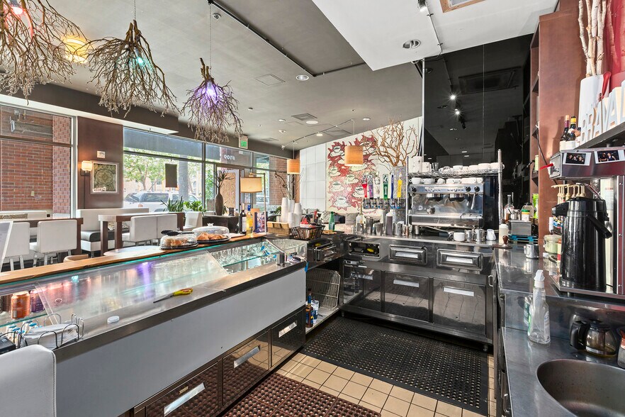 More Photos Of 170 King St, San Francisco Apartments For Sale