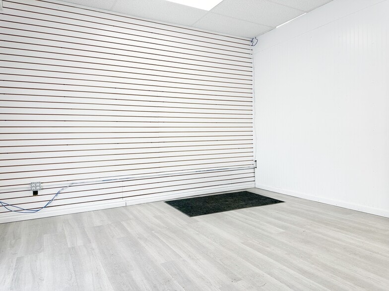 More Photos Of 1214 36th Ave, Astoria Storefront Retail Residential For Lease