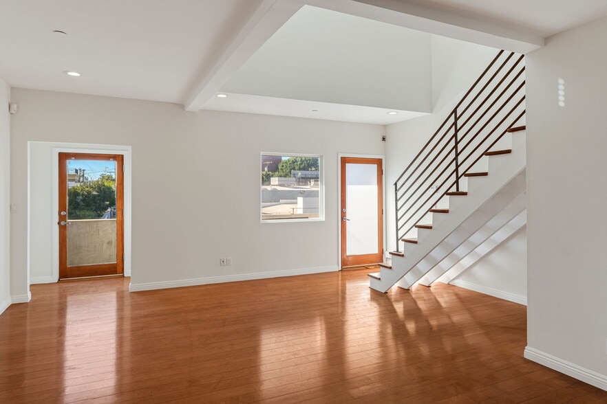 More Photos Of 1411-1413 Cloverfield Blvd, Santa Monica Apartments For Sale