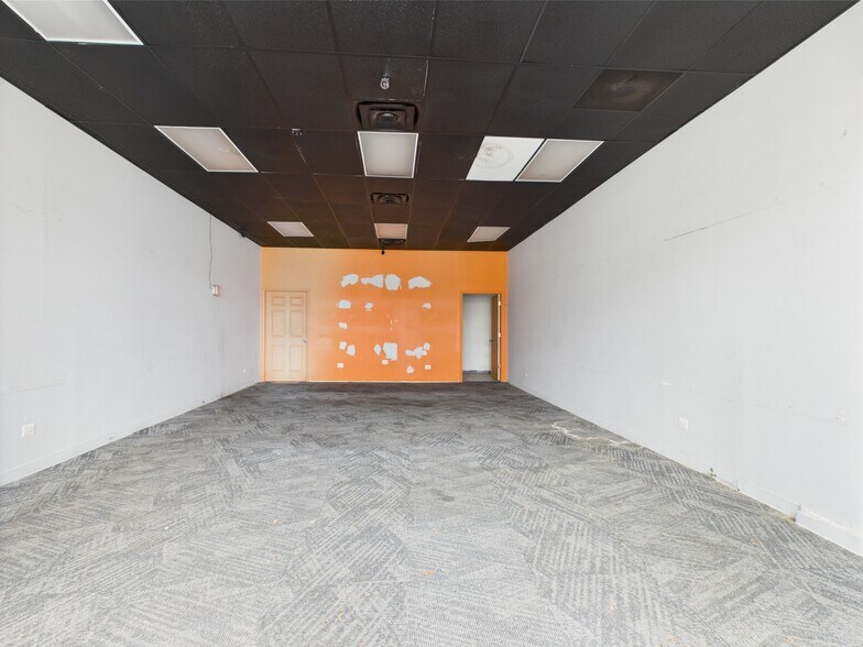 More Photos Of 3801 W Division St, Chicago Unknown For Lease