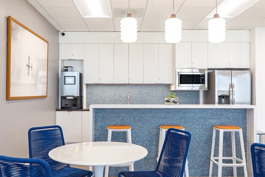More Photos Of 1 Park Plaza, Irvine Coworking Space