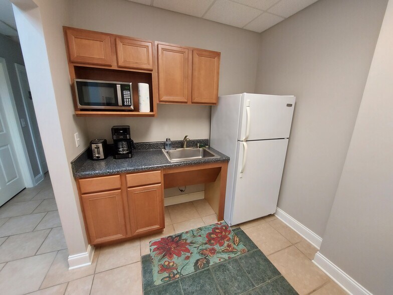 More Photos Of 1890 S Main St, Wake Forest Office For Lease