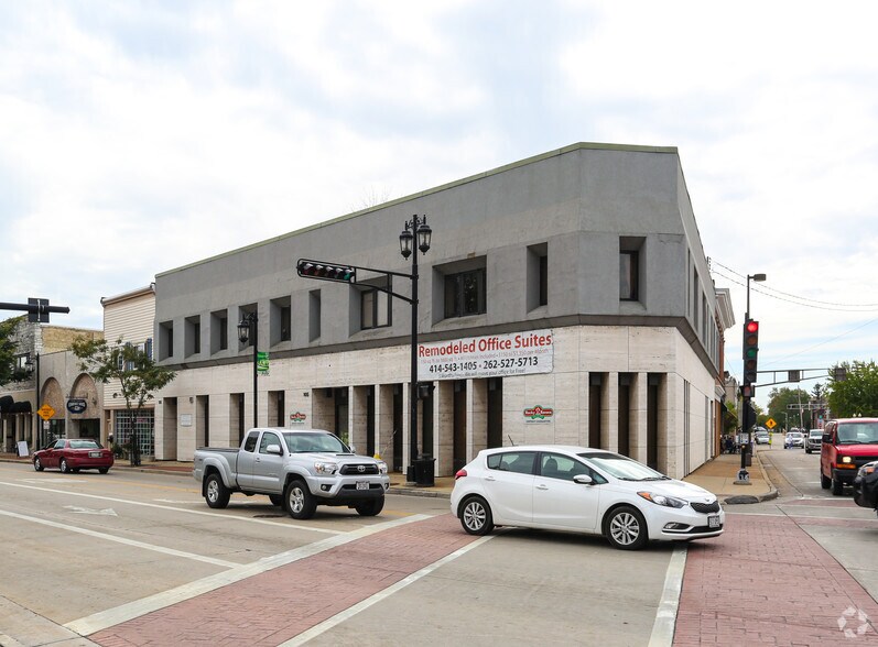 More Photos Of 105 E Wisconsin Ave, Oconomowoc Office For Sale