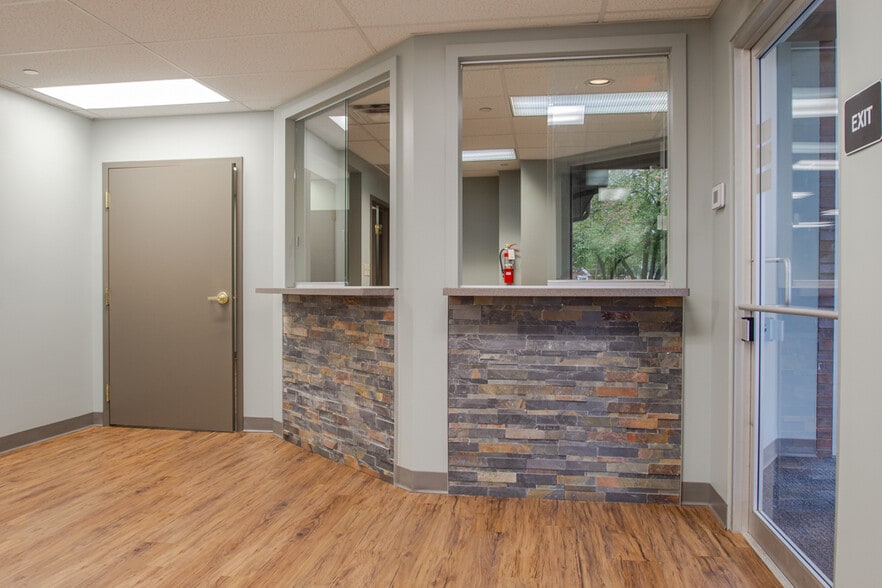 More Photos Of 4830 Knightsbridge Blvd, Columbus Medical For Lease