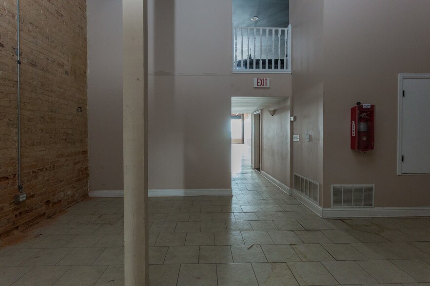 More Photos Of 102 S Main St, Wetumpka Storefront Retail Residential For Sale