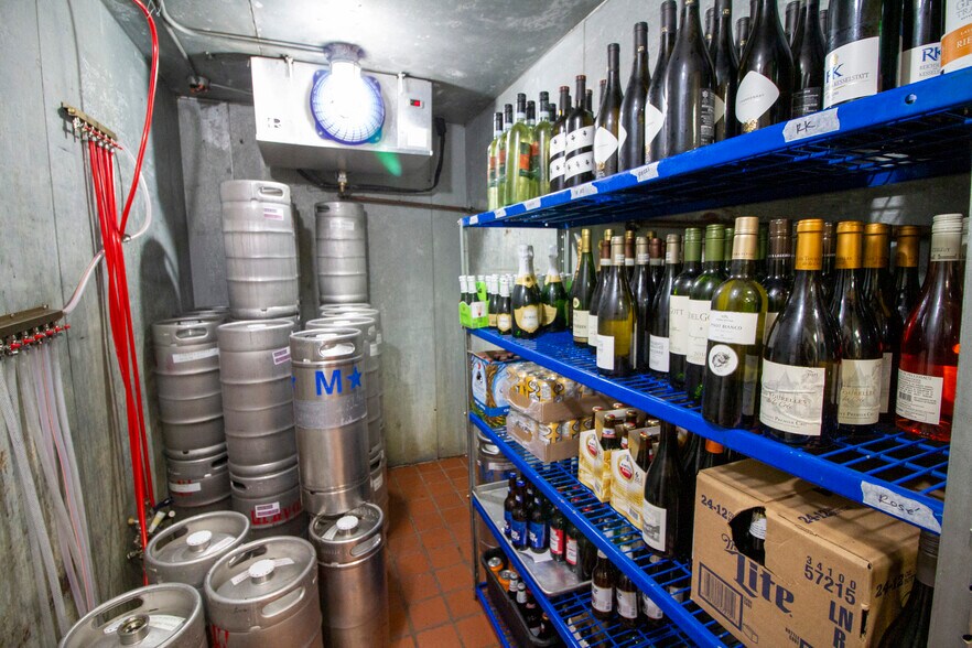 More Photos Of 5402 Portage Rd, Portage Restaurant For Lease