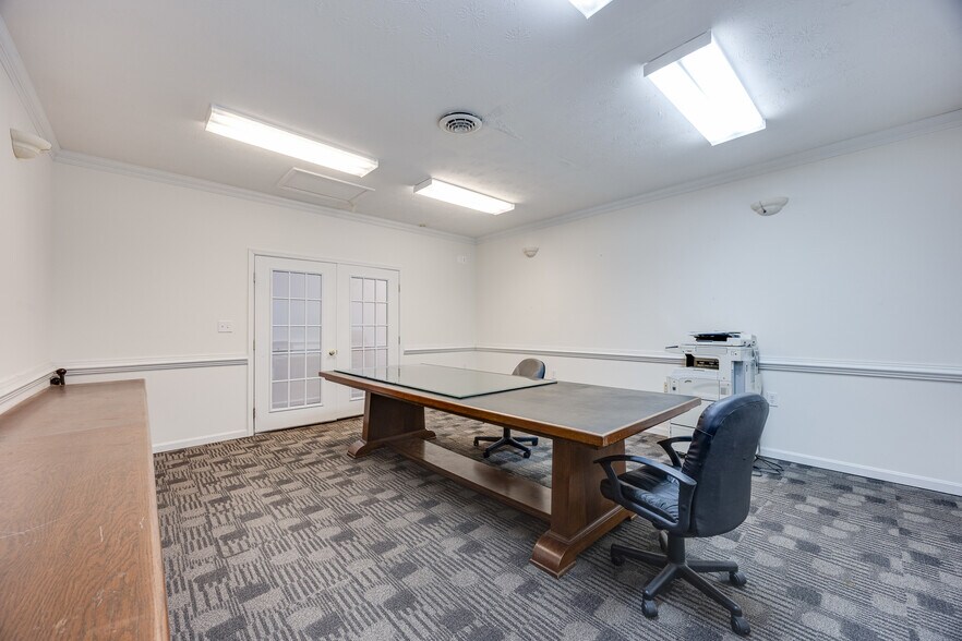 More Photos Of 30 E Main St, Luray Office For Sale