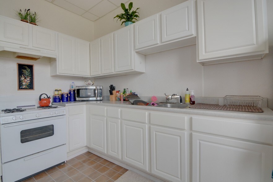 More Photos Of 113 W Mulberry St, Kokomo Storefront Retail Residential For Sale