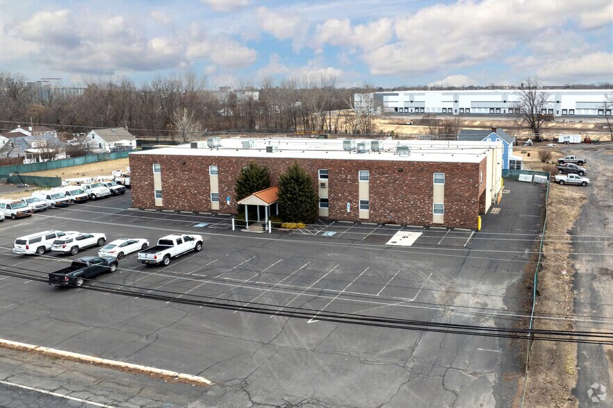 More Photos Of 1380 S Pennsylvania Ave, Morrisville Manufacturing For Lease