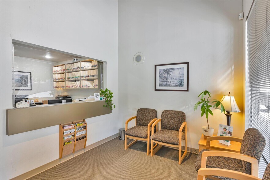 More Photos Of 4138 Dyer St, Union City Medical For Sale