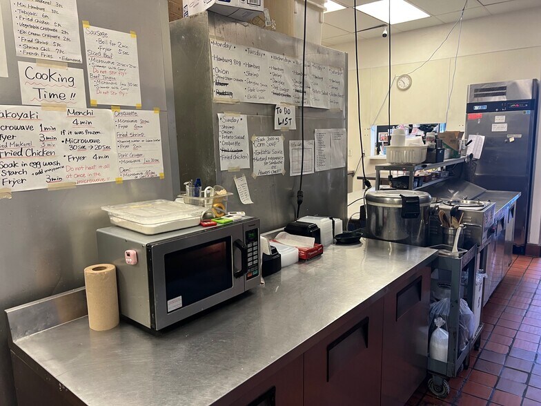 More Photos Of 1757 W Carson St, Torrance Storefront For Lease