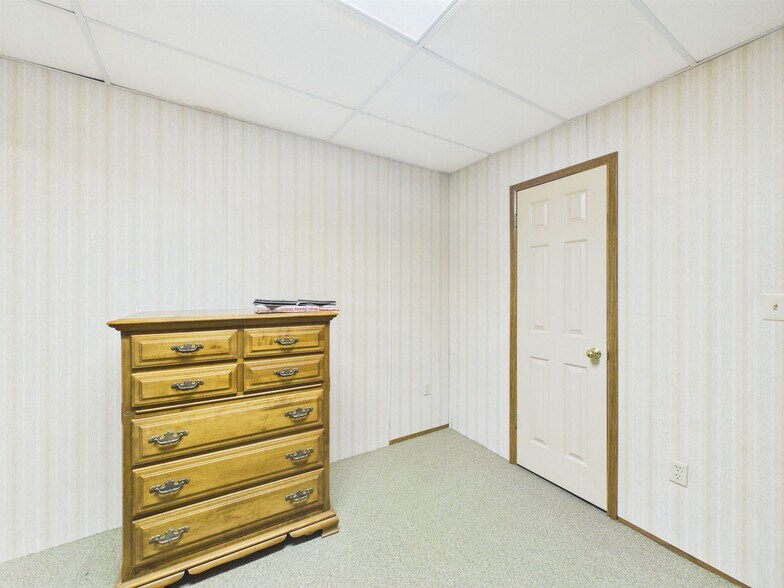 More Photos Of 123 S 3rd St, Ironton Storefront Retail Office For Sale