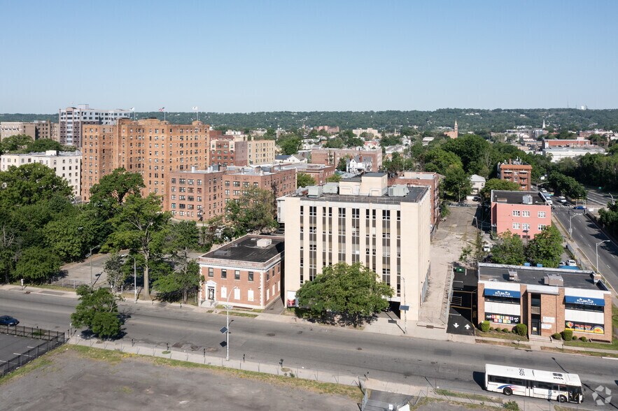 More Photos Of 33 Evergreen Pl, East Orange Office For Lease