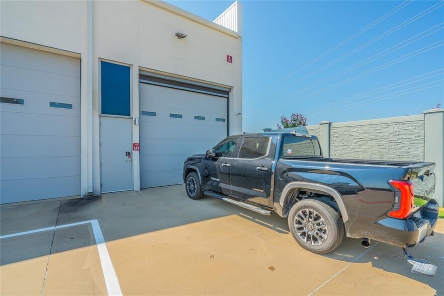 More Photos Of 2137 Chelsea Blvd, Allen Self Storage For Sale