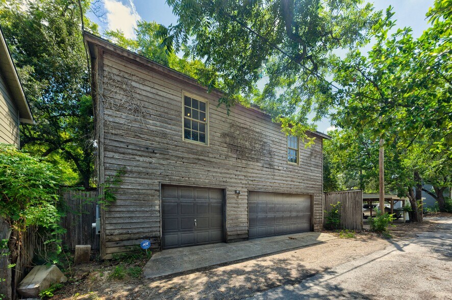 More Photos Of 812 W 10th St, Austin Office For Sale