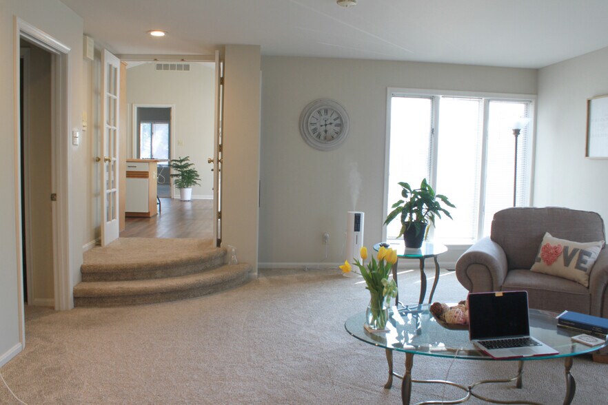 More Photos Of 400 E Main St, Mechanicsburg Office Residential For Sale