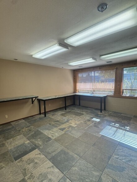 More Photos Of 522 Martin Ave, Rohnert Park Distribution For Lease