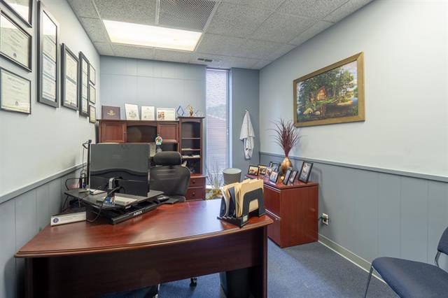 More Photos Of 1818 Grand Ave, Wausau Office For Sale