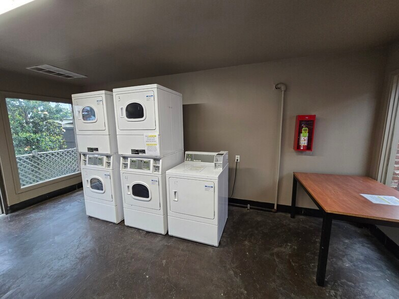 More Photos Of 2780 Madison Ave, Memphis Apartments For Sale