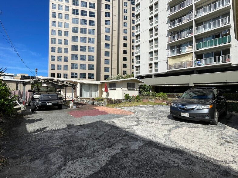 More Photos Of 1077 Kinau St, Honolulu Multifamily For Sale