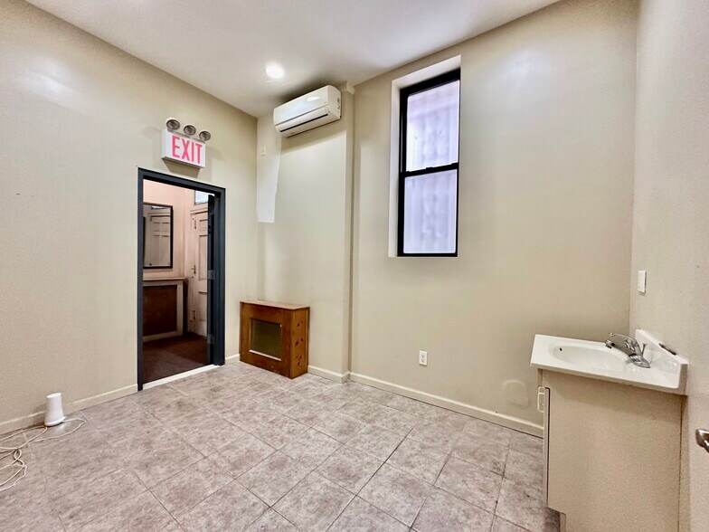 More Photos Of 3005 31st Ave, Astoria Medical For Lease