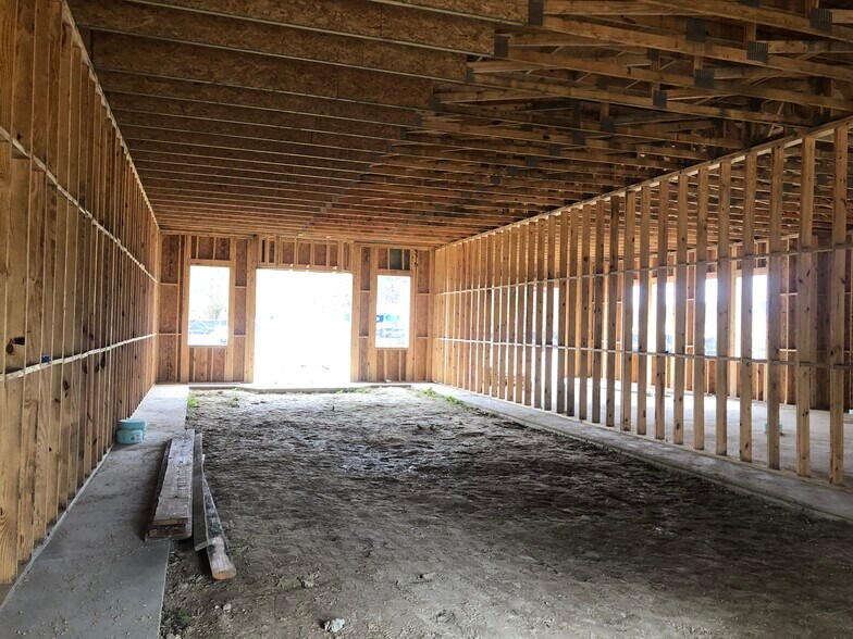 More Photos Of 46 Thunderbird Dr, Richmond Hill Storefront For Lease