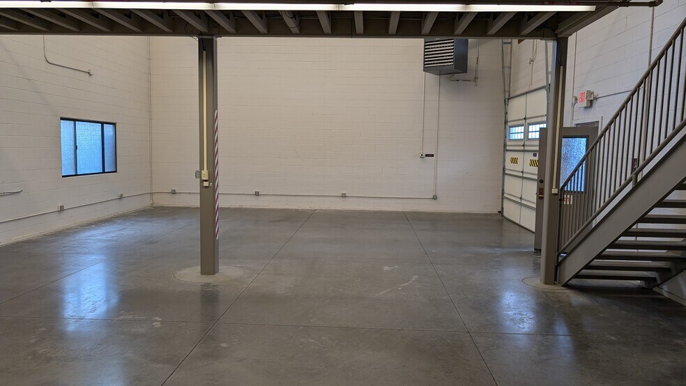 More Photos Of 3111 N Caden Ct, Flagstaff Showroom For Lease