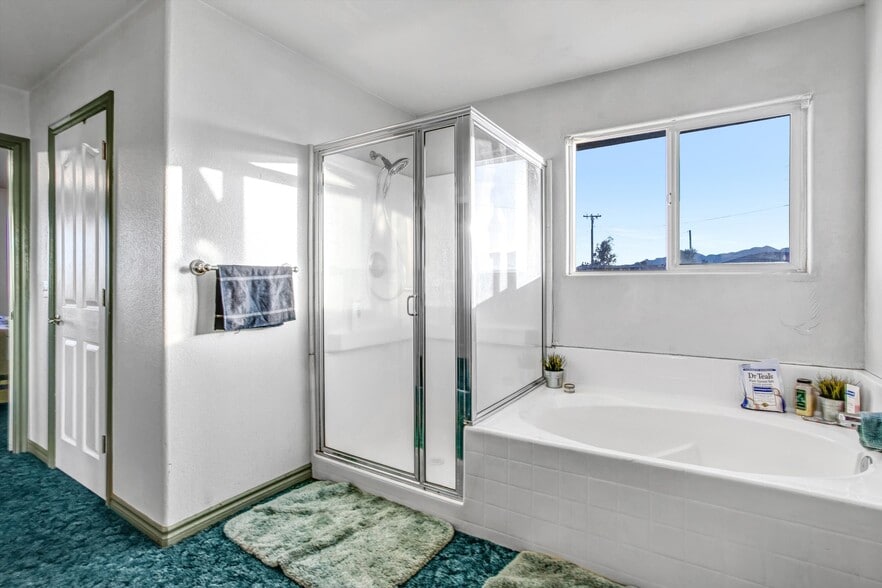 More Photos Of 10439 Mesa St, Oak Hills Multifamily For Sale