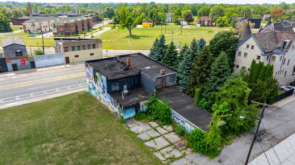More Photos Of 4126 Grand River Ave, Detroit Research And Development For Sale