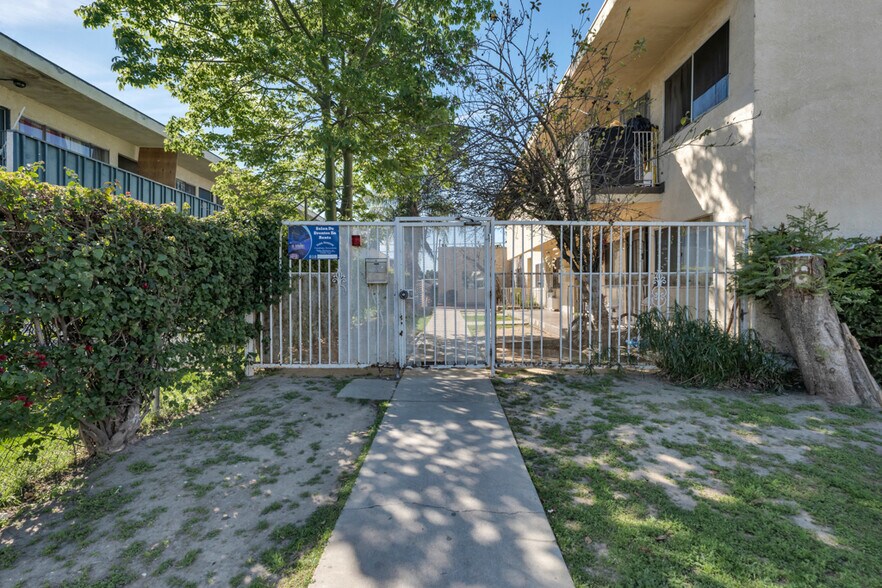More Photos Of 17926 Schoenborn St, Northridge Apartments For Sale