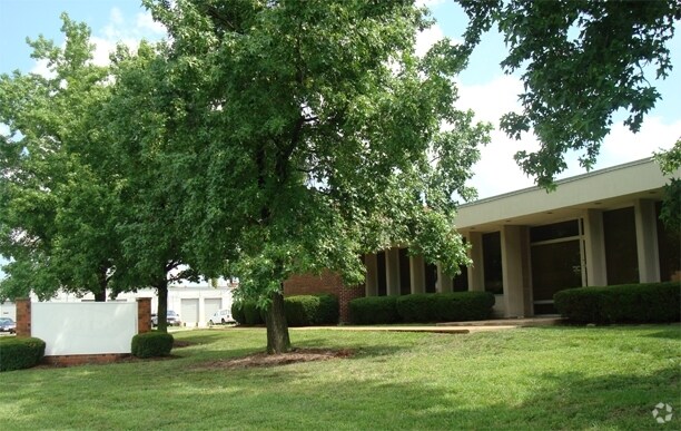 More Photos Of 781 Rudder Rd, Fenton Light Manufacturing For Lease