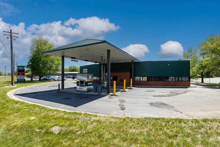 More Photos Of 2-4 Pine Dr, Circle Pines Unknown For Lease