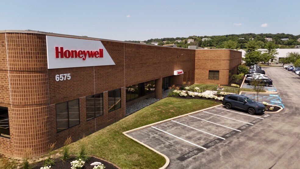 More Photos Of 6575 Snowdrift Rd, Allentown Flex For Sale