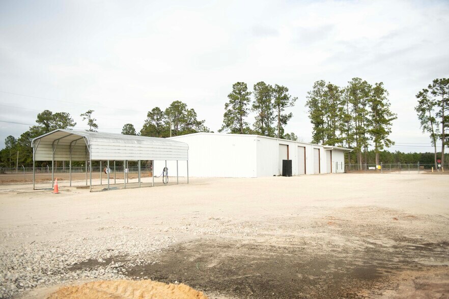 More Photos Of 4134 US 441, Lake City Light Manufacturing For Lease