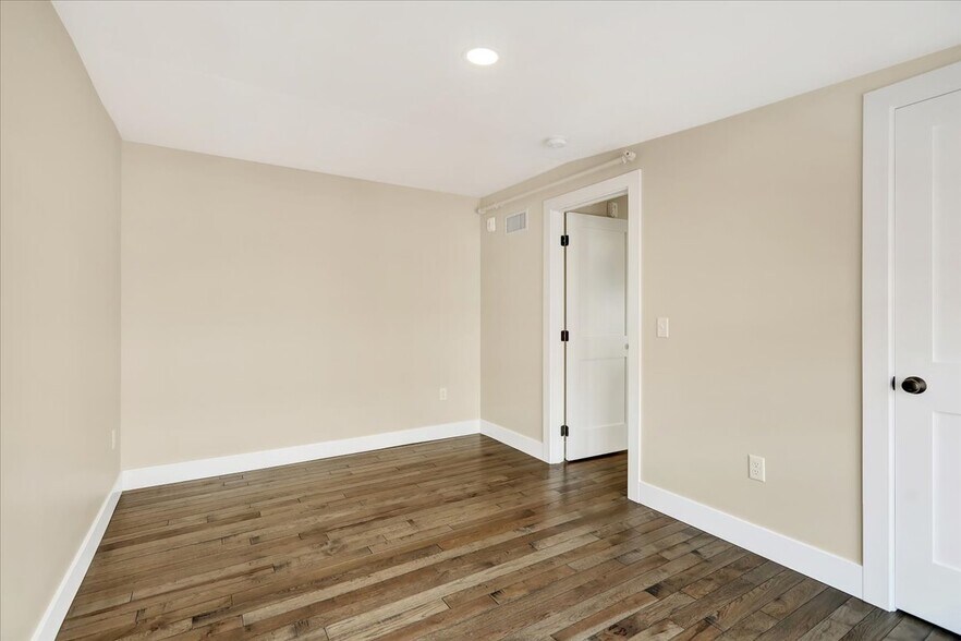 More Photos Of 241 S 5th St, Reading Apartments For Sale