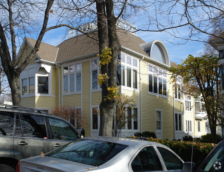 More Photos Of 124 Mason St, Greenwich Office For Lease