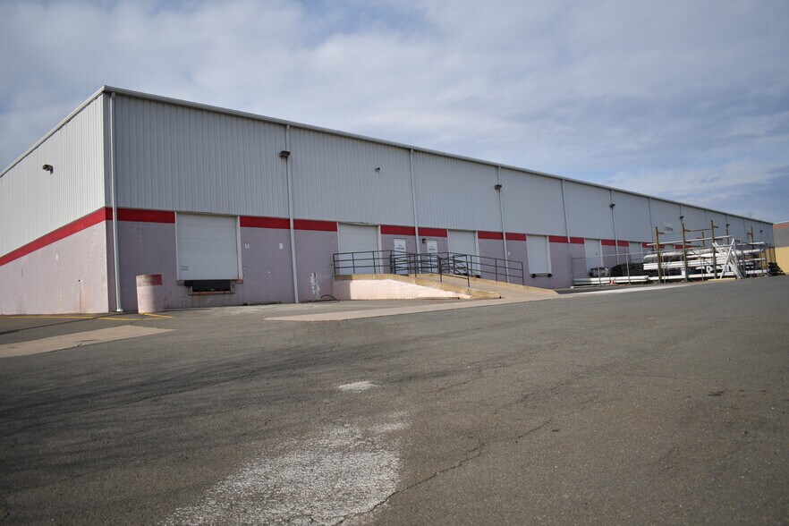 More Photos Of 115 Juliad Ct, Fredericksburg Warehouse For Lease