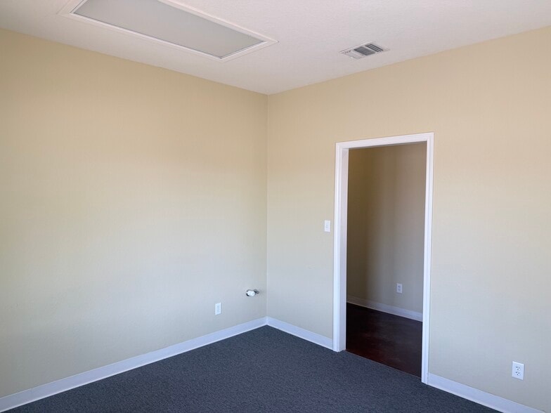 More Photos Of 16239 Nacogdoches Rd, San Antonio Healthcare For Lease