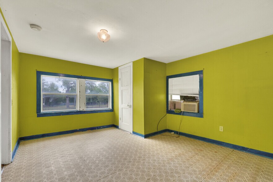 More Photos Of 1959 Gruene Rd, New Braunfels Office For Sale
