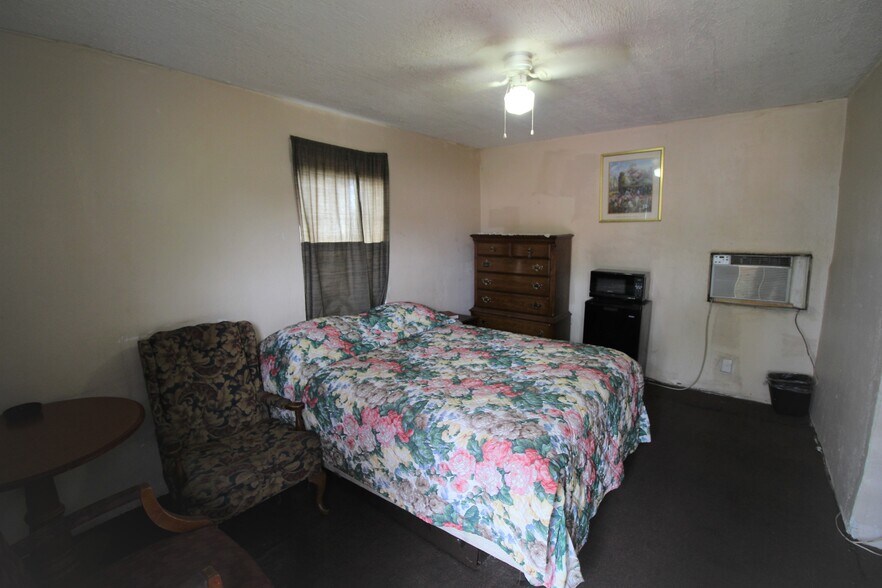 More Photos Of 7330 4th St N, Saint Petersburg Hotel For Sale