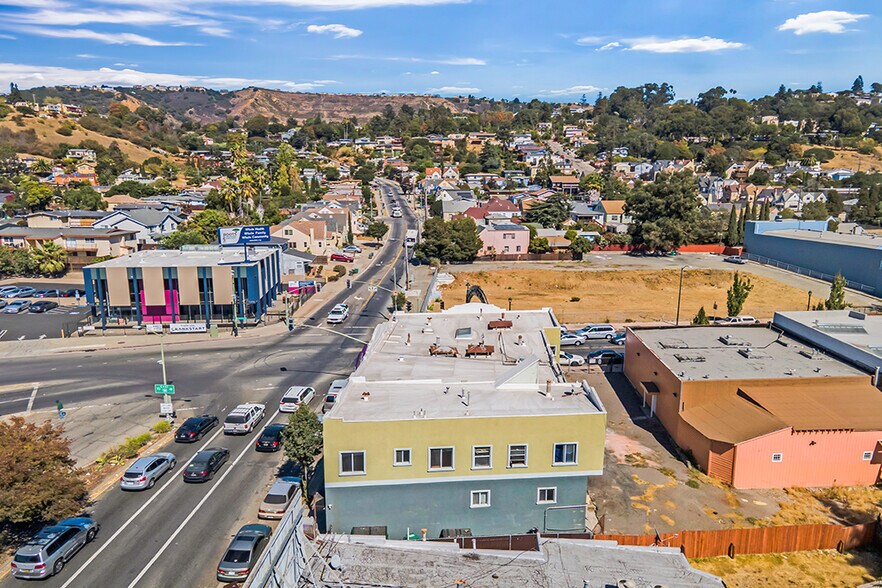 More Photos Of 2764 73rd Ave, Oakland Storefront Retail Residential For Lease