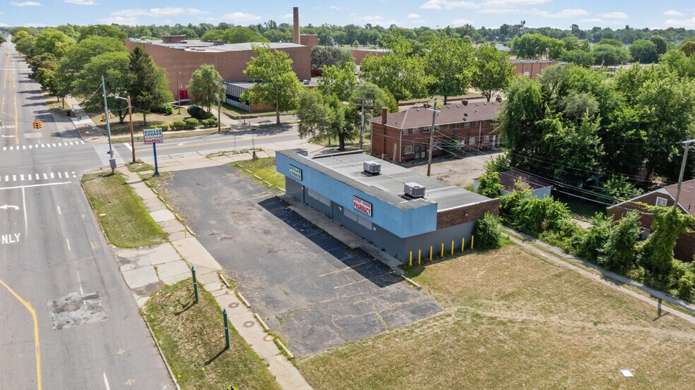 More Photos Of 11502-11538 E 7 Mile Rd, Detroit Freestanding For Sale