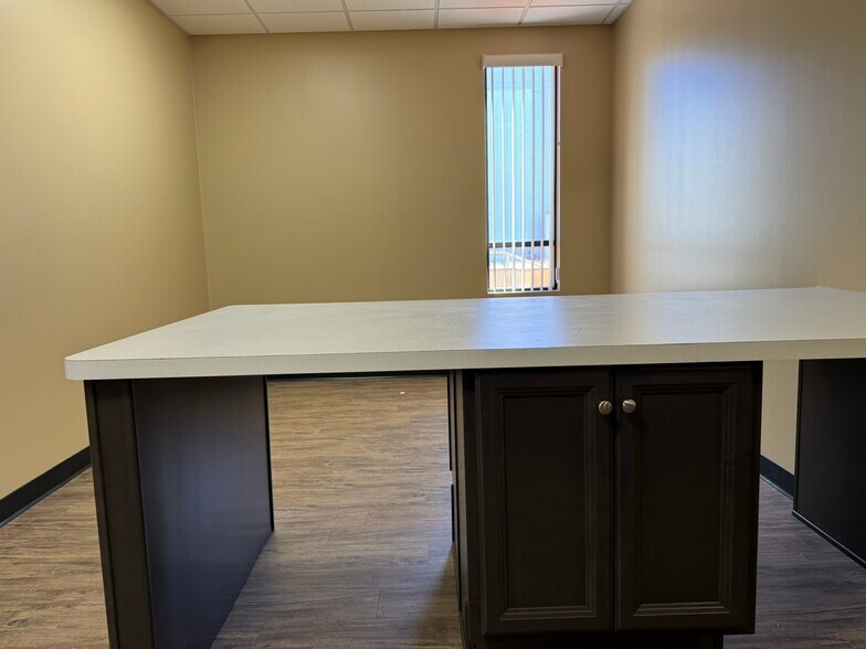 More Photos Of 1361 N Alma School Rd, Chandler Restaurant For Lease