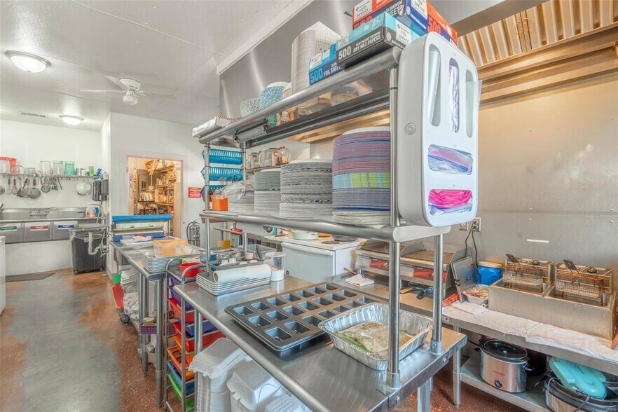 More Photos Of 307 E State St, Delta Flex For Sale